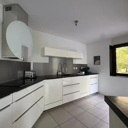 Apartment 90m2 Coeur De Avec Balcon Et Garage Prive *