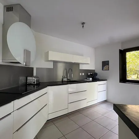 Apartment 90m2 Coeur De Avec Balcon Et Garage Prive *