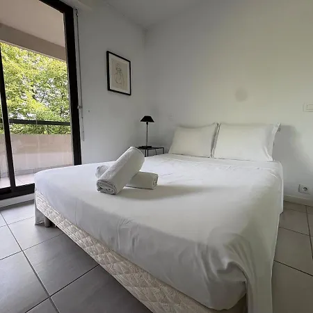 90m2 Coeur De Avec Balcon Et Garage Prive Chamalières
